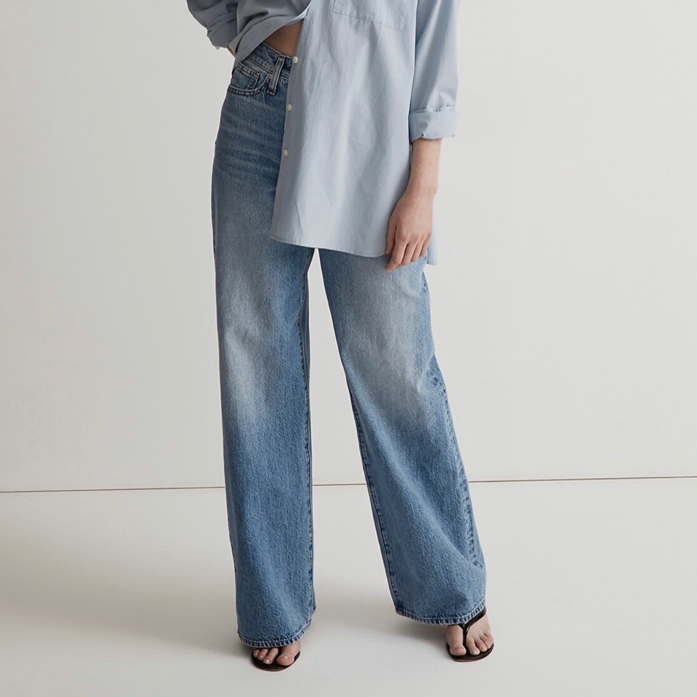 Madewell Curvy Superwide-Leg Jeans in Varian Wash / 26